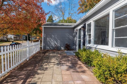 6574 Coffey St, Cincinnati, OH 45230-1411
