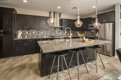 16785 Ore Claim Trl, Lathrop CA  95330-8842 exterior