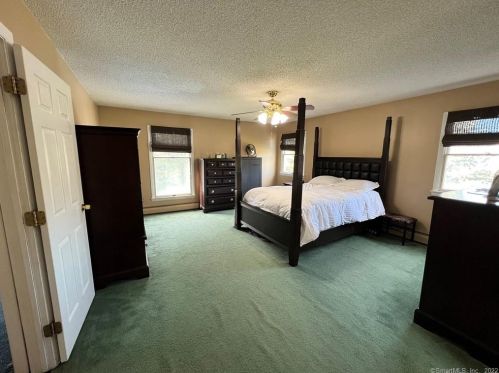 59 Tavern Cir, Middletown CT 06457-1563 exterior