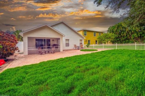 15020 Savannah Dr, Naples, FL 34119-4804