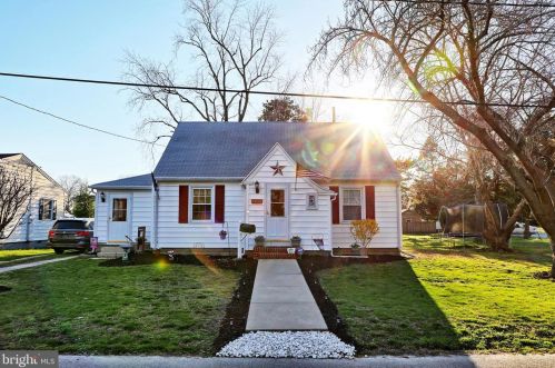 520 Delaware Ave, Seaford, DE 19973-2425