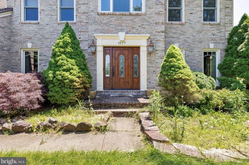 1177 Taji Ct, Herndon, VA 20170-2335