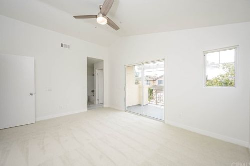 2025 Avila Pl, Oxnard CA 93036-2487 exterior