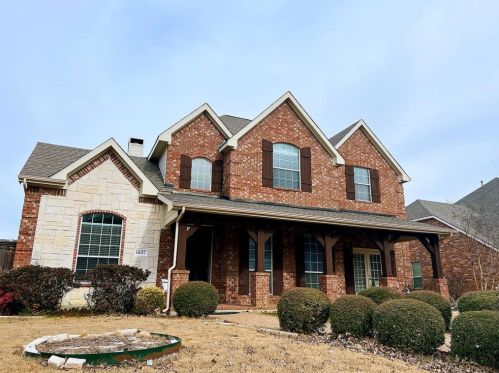 1607 Mapleleaf Dr, St Paul TX  75098-8165 exterior