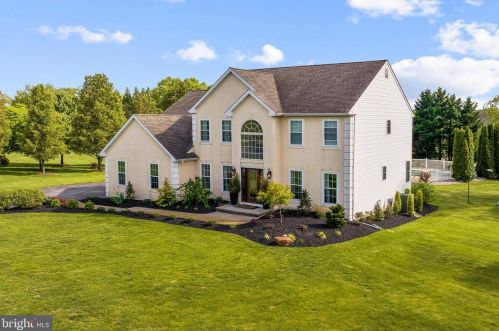 138 Gentry Dr, Swedesboro NJ  08085-3072 exterior