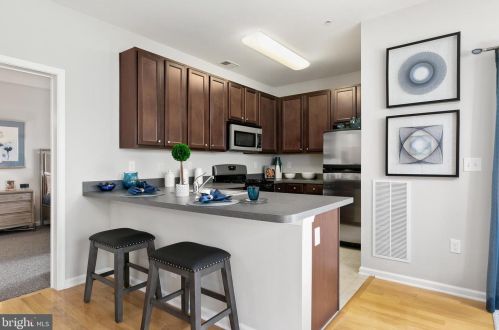 198 Camelot Ct, Riverton, NJ 08077-1500