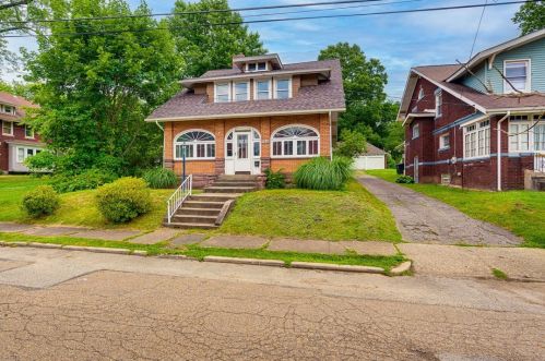 212 Charles Ave, New Kensington, PA 15068-5332
