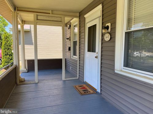 605 Linden Ave, Riverton NJ  08077-1415 exterior