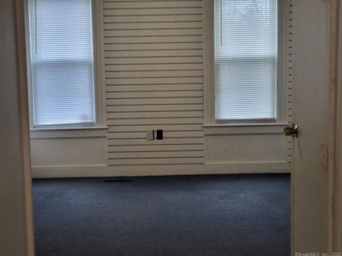 118 New Haven Ave, Milford CT  06460-4827 exterior