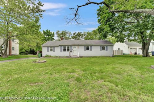 79 Plum St, Tinton Falls, NJ 07724-2623