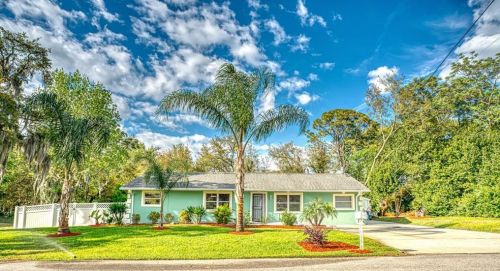 524 Floyd Cir, Deltona FL 32725-5645 exterior