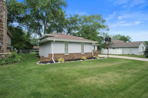 938 Greenwood Ave, Crown Point IN  46307-4504 exterior