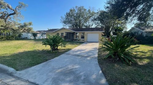 228 Oakside St, Lehigh Acres, FL 33936-6968