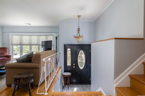 41 Lea Ann Ter, North Wantagh, NY 11793-2122