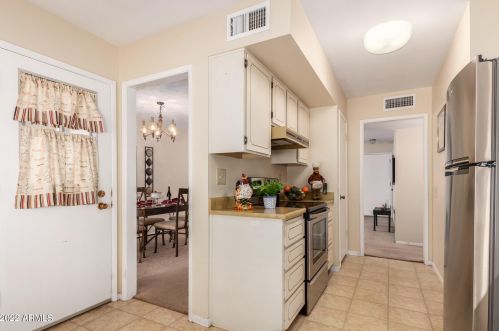 18621 104th Dr, Sun City, AZ 85373-1306