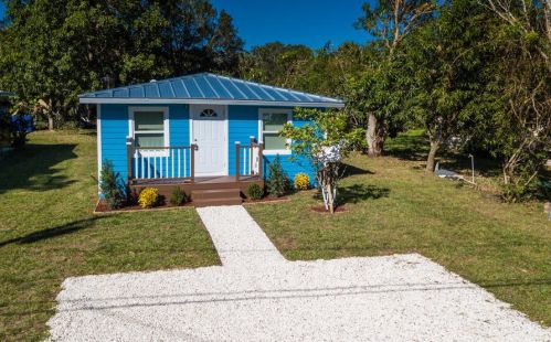 1740 38th St, Vero Beach, FL 32960-4821