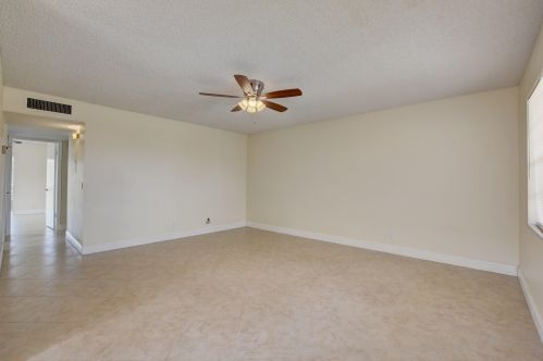 127 Burgundy C, Delray Beach FL  33484-5429 exterior