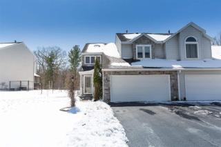 1044 Sterling Ridge Dr, Defreestville, NY 12144-8460