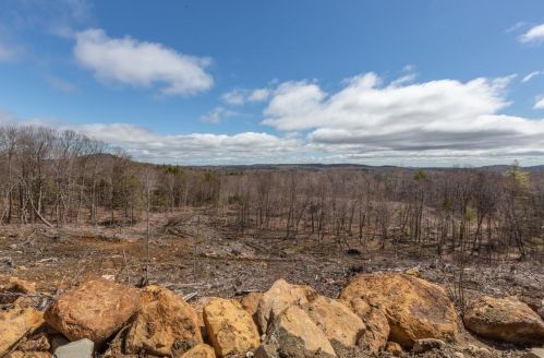 875 Valley Rd, Washington NH  03280-3122 exterior