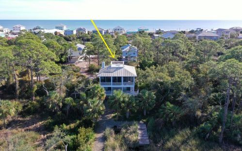 1017 Pine Ave, Saint George Island, FL 32328-2416