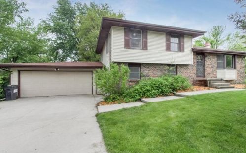 5711 Valley Rd, Ames, IA 50014-9368