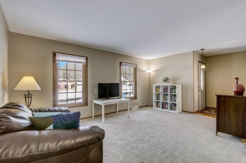 523 Crestwood Dr, Waukesha, WI 53188-4511