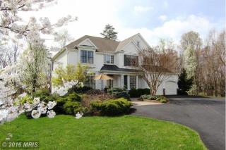 4776 Sun Orchard Dr, Fairfax, VA 20151-2411