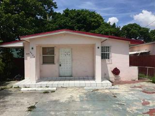 4442 9th Ct, Hialeah FL  33013-2430 exterior