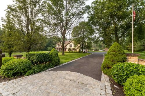 32 Leo Ln, Poughquag NY  12570-5402 exterior