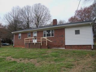 2729 Spotswood Dr, Winston Salem, NC 27107-2404