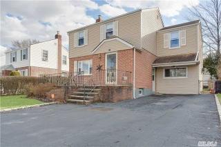 81 Barbara St, Floral Park, NY 11003-3603