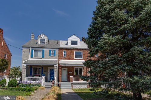 3958 Ames St, Washington, DC 20019-3357