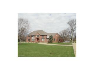 2069 Applegrove St, Canton, OH 44720-6205