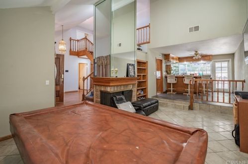 2828 Inyo Cir, Simi Valley CA 93063-2002 exterior