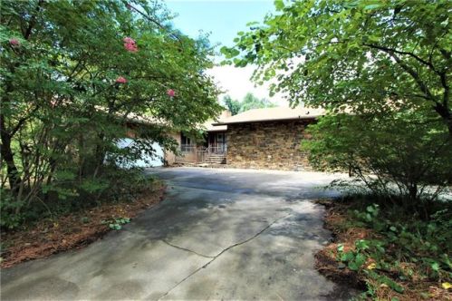7580 Wedington Dr, Fayetteville, AR 72704-6138