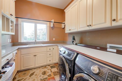 1410 Bristlecone Dr, Chenequa WI  53029-8653 exterior