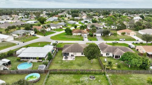 1910 Dorado Ln, Fort Pierce FL 34953-1826 exterior