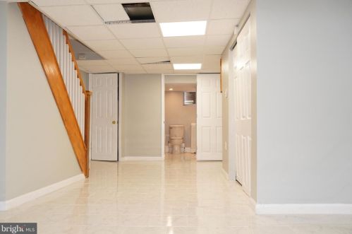 6156 Lindbergh Blvd, Philadelphia PA 19153-3018 exterior