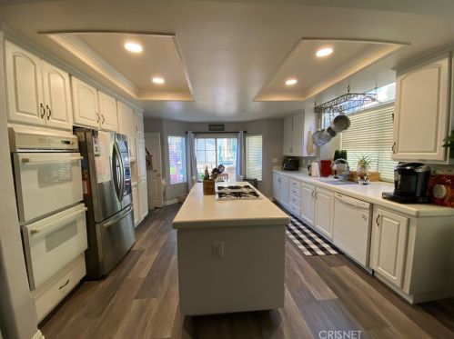 23037 Weymouth Pl, Santa Clarita CA  91354-2040 exterior