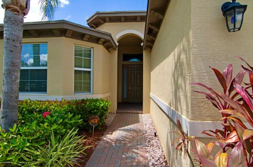 11964 Crestwood Cir, Port Saint Lucie FL  34987-2738 exterior