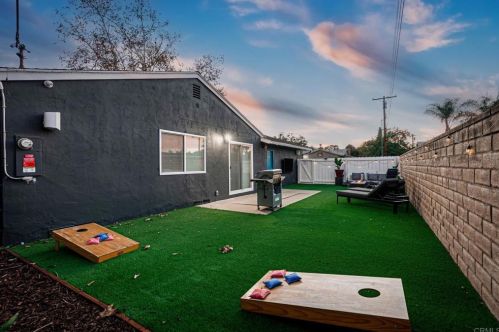 1099 Johnson Ave, El Cajon CA  92020-7354 exterior