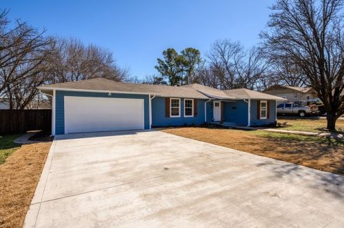 918 Hillcrest St, Denton, TX 76201-2407