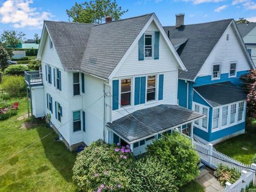 181 Brewster St, Bridgeport, CT 06605-3104