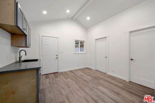 3985 Alta Mesa Dr, North Hollywood CA  91604-4010 exterior