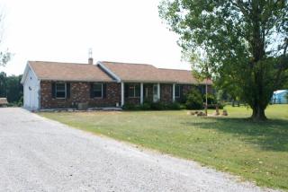 25 Maple Ln, Romansville, PA 19320-4637