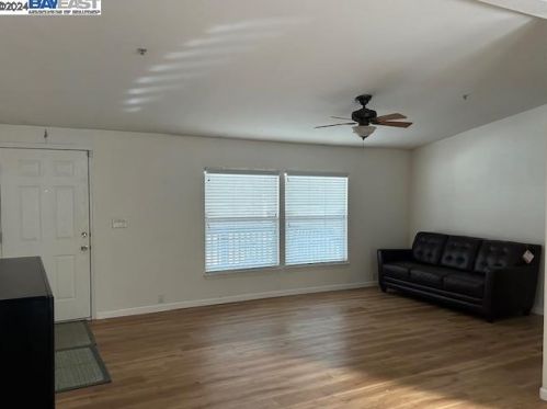176 Harbor Dr, Daly City CA  94014-2829 exterior