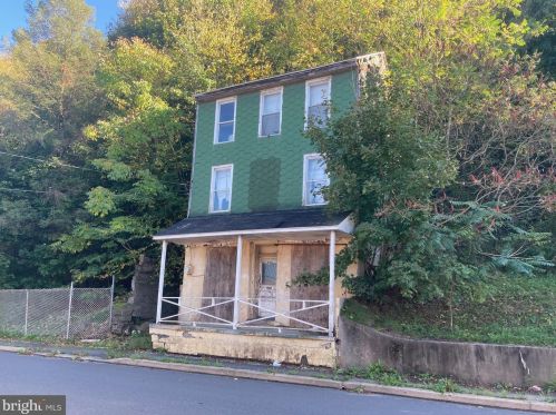 313 Peacock St, Primrose PA 17901-1121 exterior