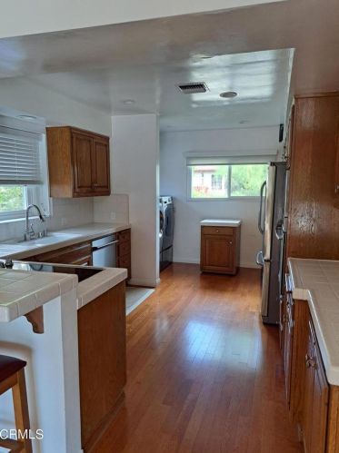 1115 Uintah St, La Canada CA  91011-2355 exterior