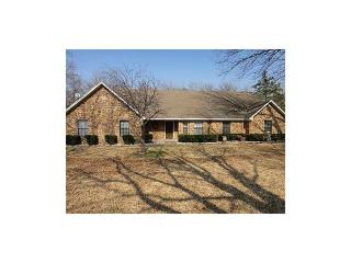 1021 Plantation Dr, Desoto TX  75115-5281 exterior