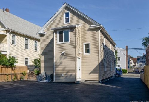 94 Cleveland Ave, Bridgeport CT  06606-5209 exterior